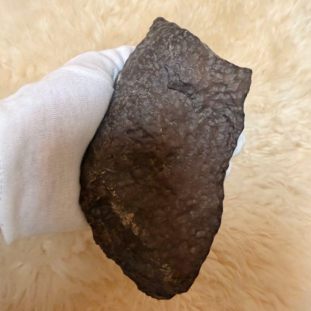 《ロシア産 隕石とされる鉄質メテオライト原石｜強磁性・重量感あり 971g》