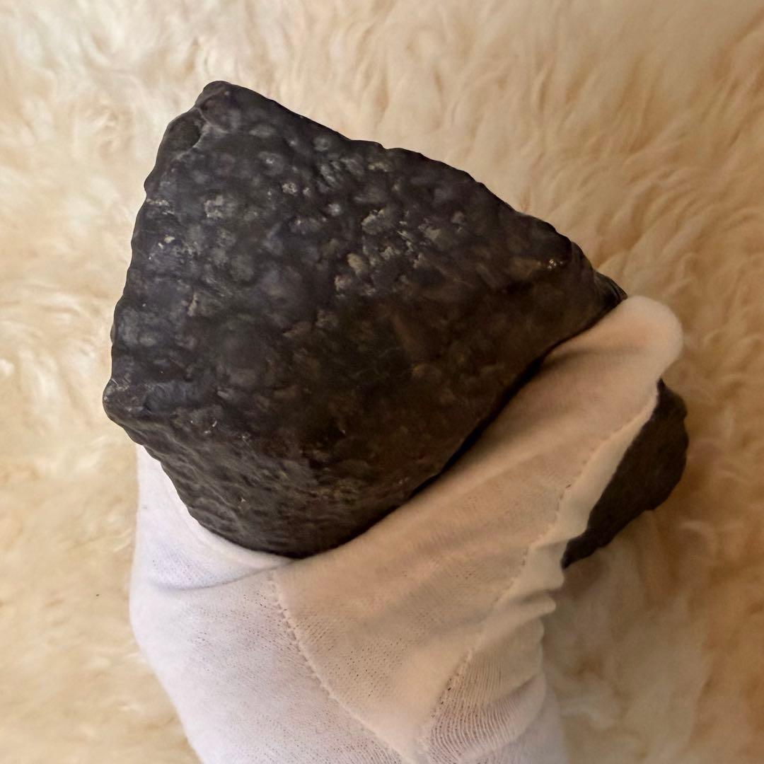 《ロシア産 隕石とされる鉄質メテオライト原石｜強磁性・重量感あり 971g》