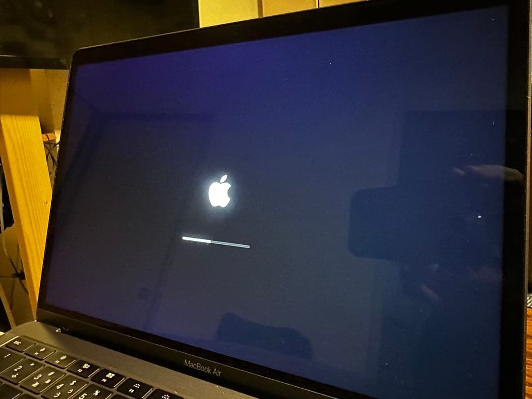 Apple MacBook Air 13インチ A1932 OS切替可 - メルカリ