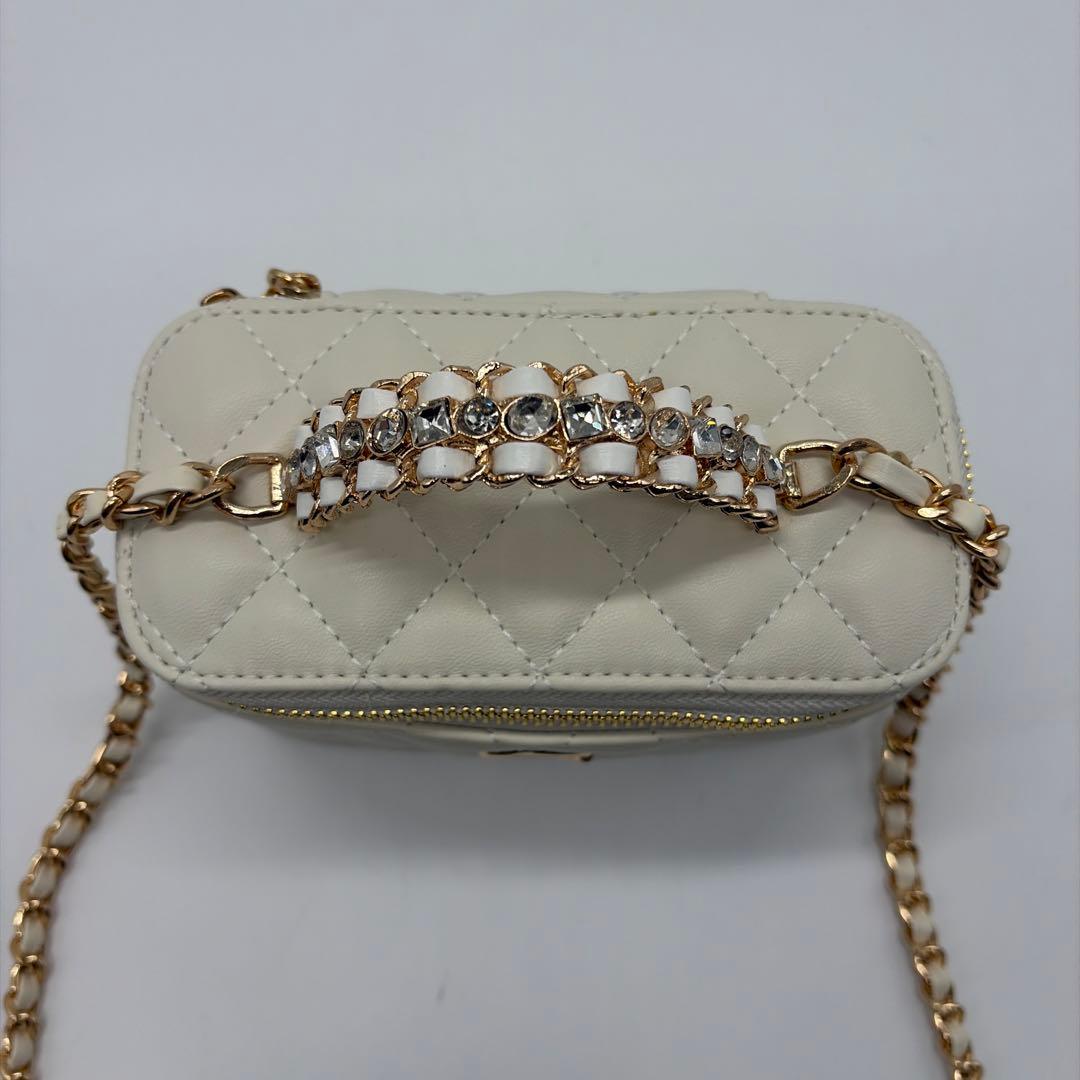 シャネル ラインストーンハンドルチェーンショルダーバッグホワイト