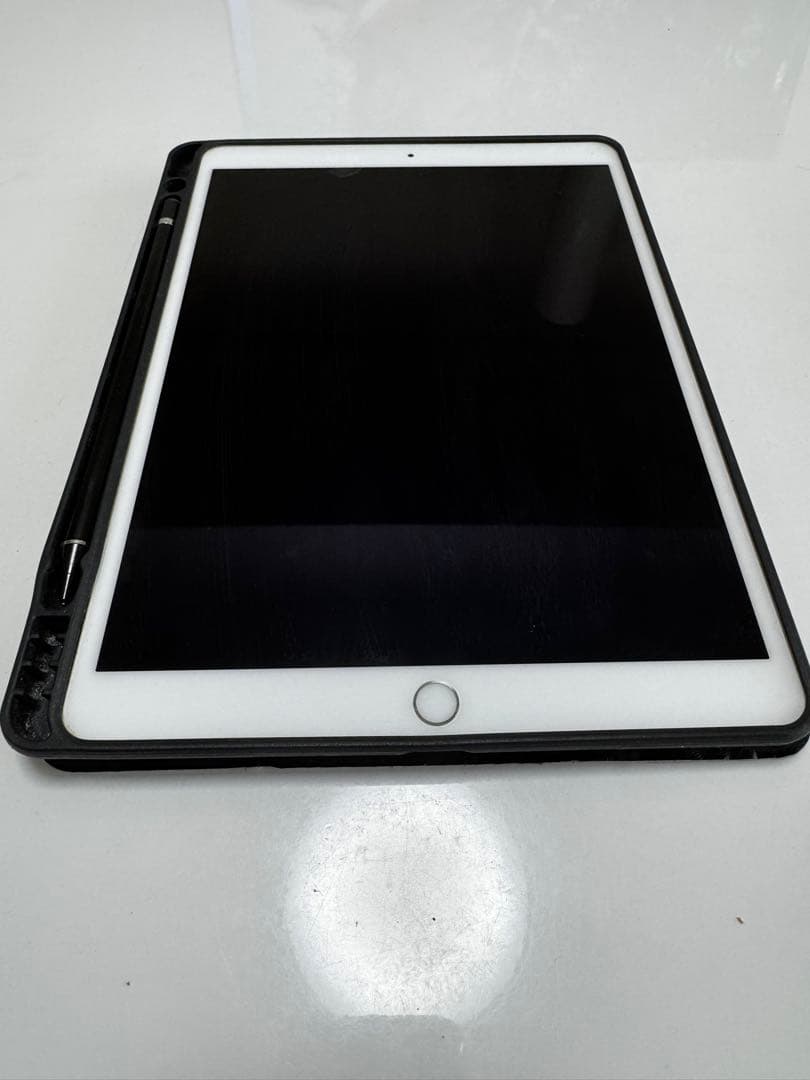 【本日限定価格】iPad Air3 64GB Amazon.co.jp: 【整備済み品】 Apple iPad Air (第3世代) Wi-Fi 64GB