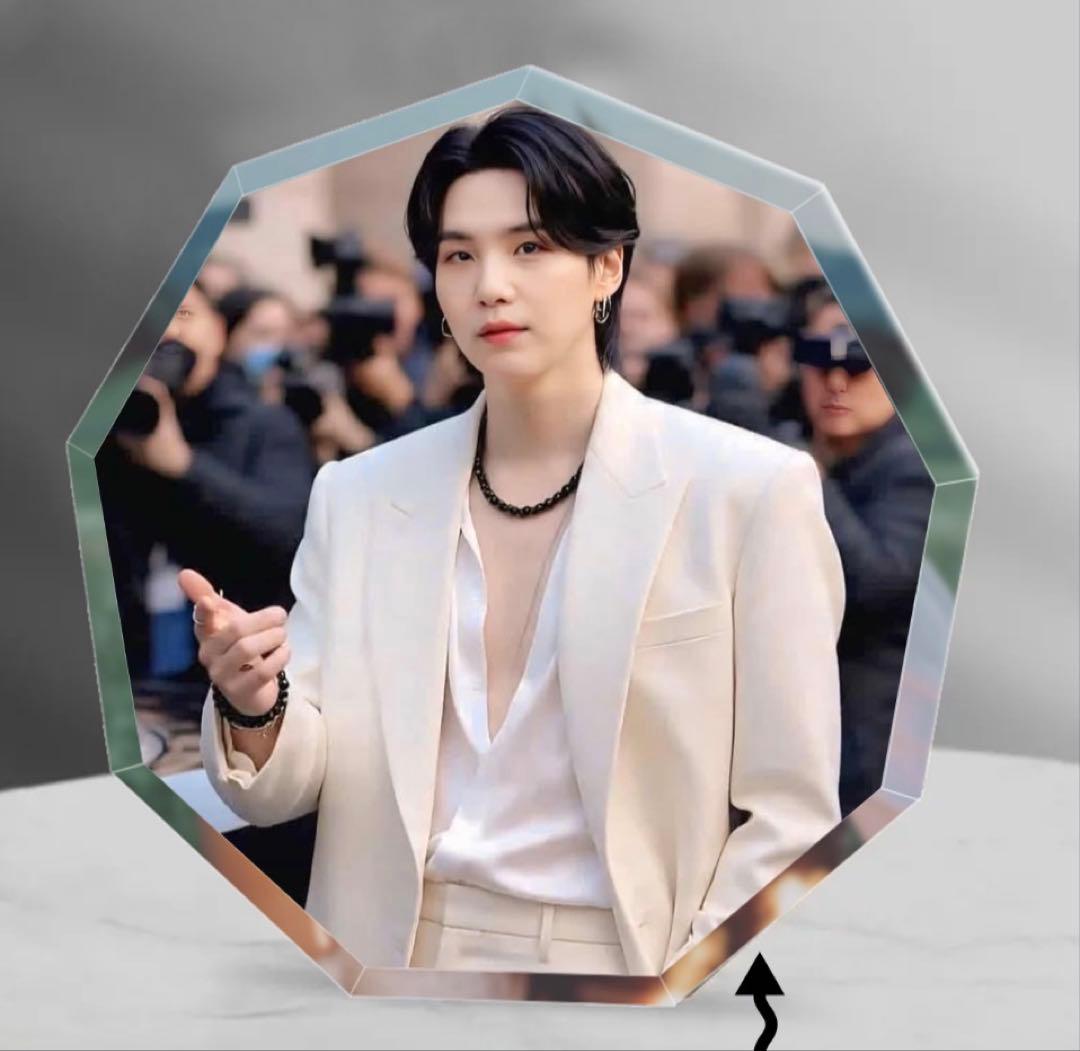 SUGA ユンギ　センイルグッズ アクリルブロックスタンド付き