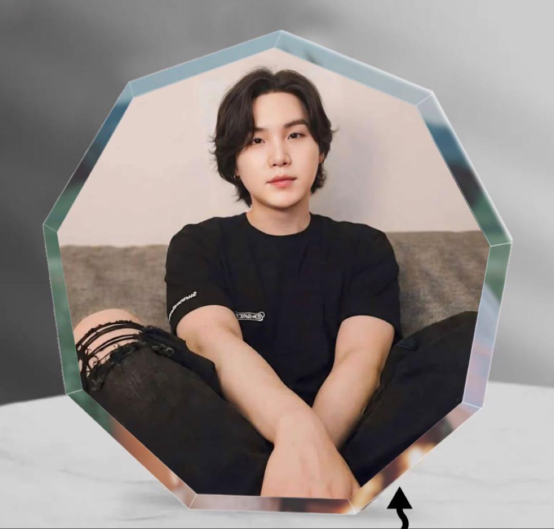 SUGA ユンギ　センイルグッズ アクリルブロックスタンド付き