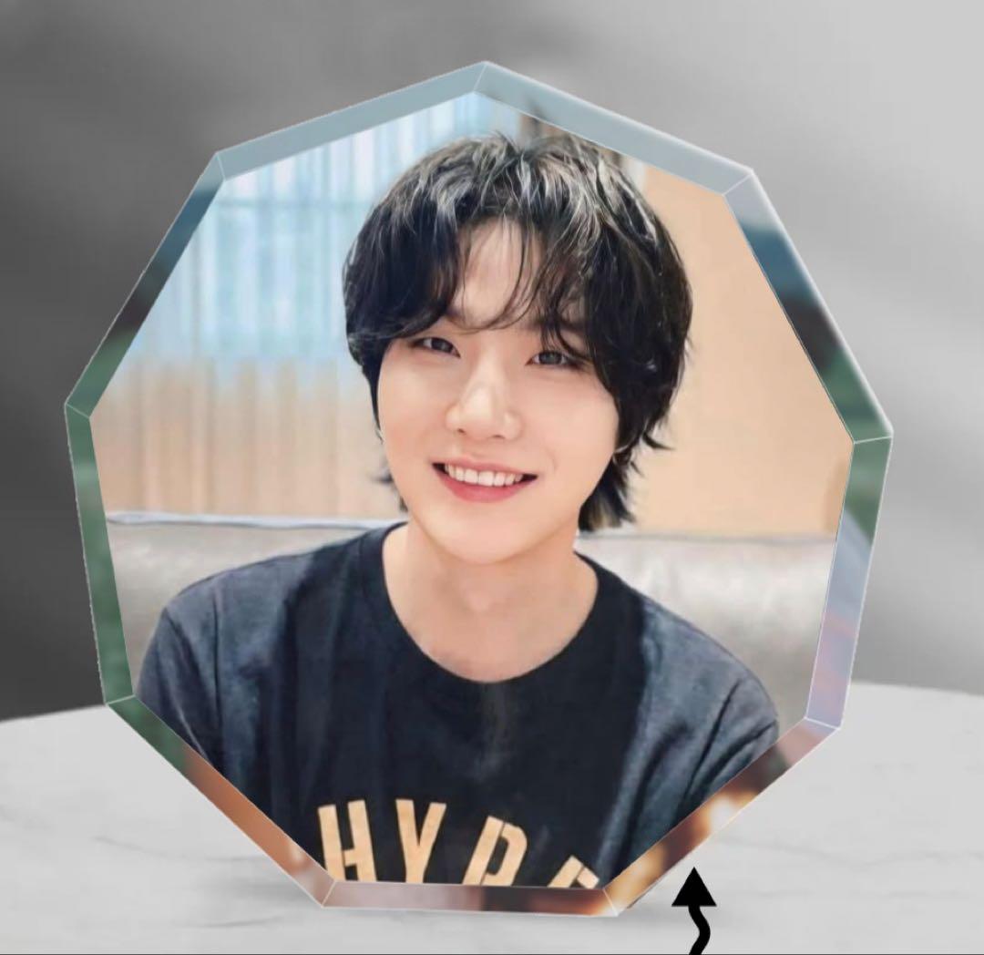 SUGA ユンギ　センイルグッズ アクリルブロックスタンド付き