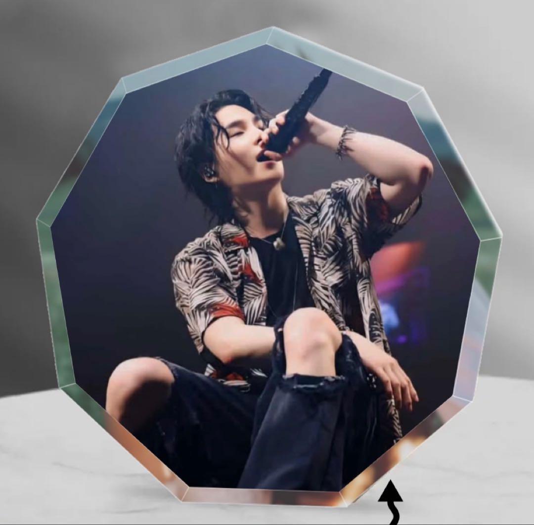 SUGA ユンギ　センイルグッズ アクリルブロックスタンド付き