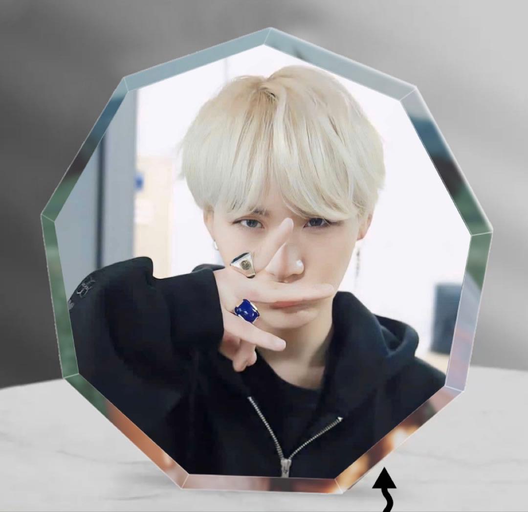 SUGA ユンギ　センイルグッズ アクリルブロックスタンド付き