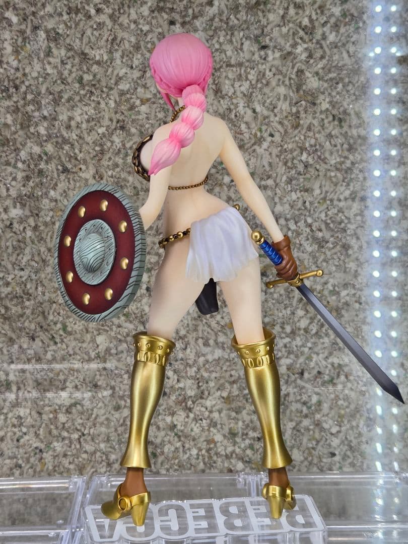 P.O.Pワンピース “剣闘士 レベッカ” 「アクリル台座付き」