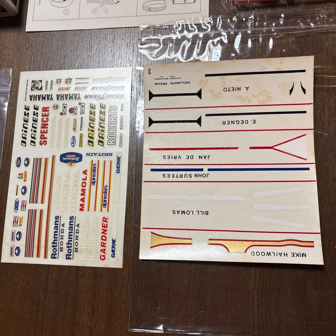 イタレリ　オートバイ　プラモデル　1/9 ドゥカティ　＆　ライダーフィギュア