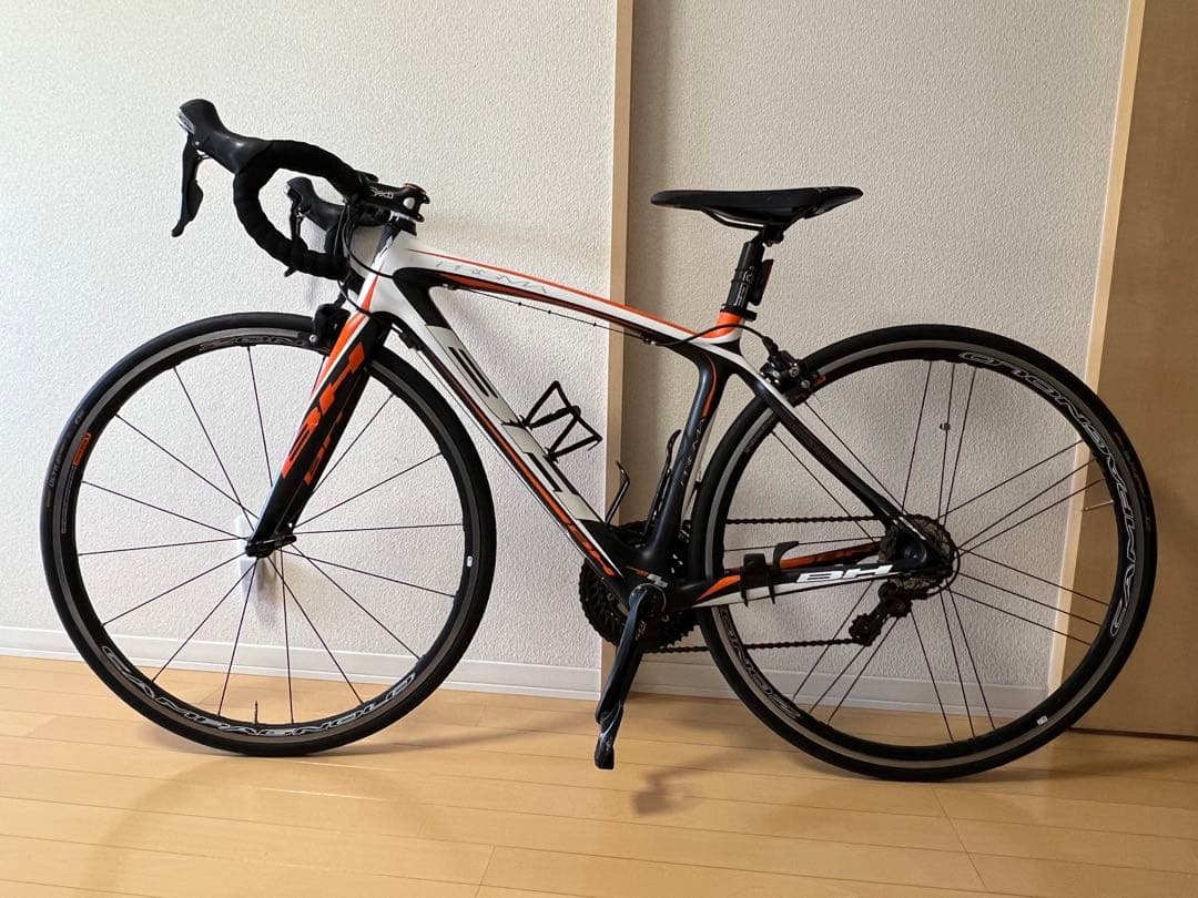 BH Prizma 2012 ロードバイク　105 440サイズ　カンパ　ゾンダ 特価】BH 2012 ROADBIKE・ROADRACER PRESMA(ビーエイチ 2012年モデル