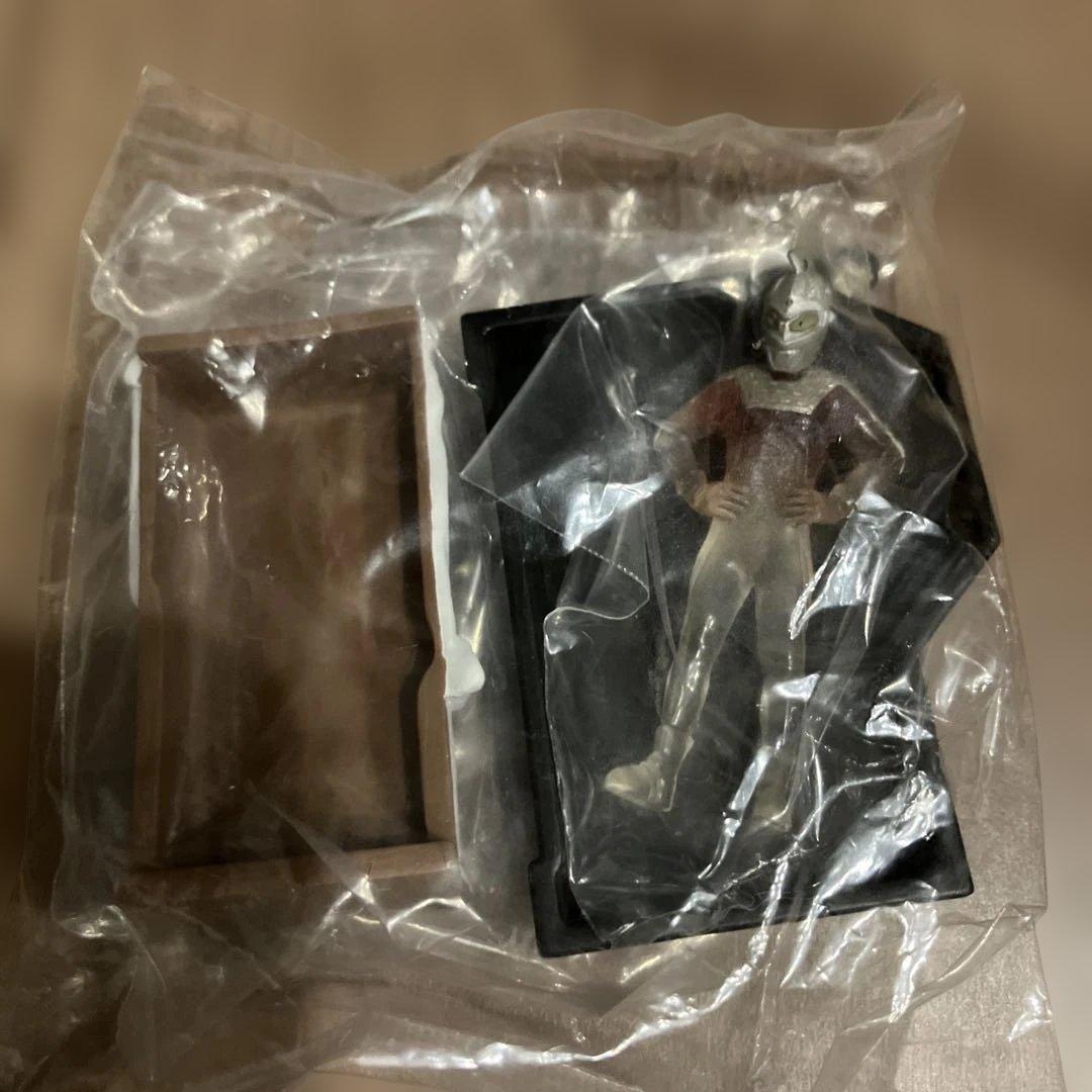 【ウルトラ怪獣名鑑】史上最大の侵略 カラーver.＆クリアver.