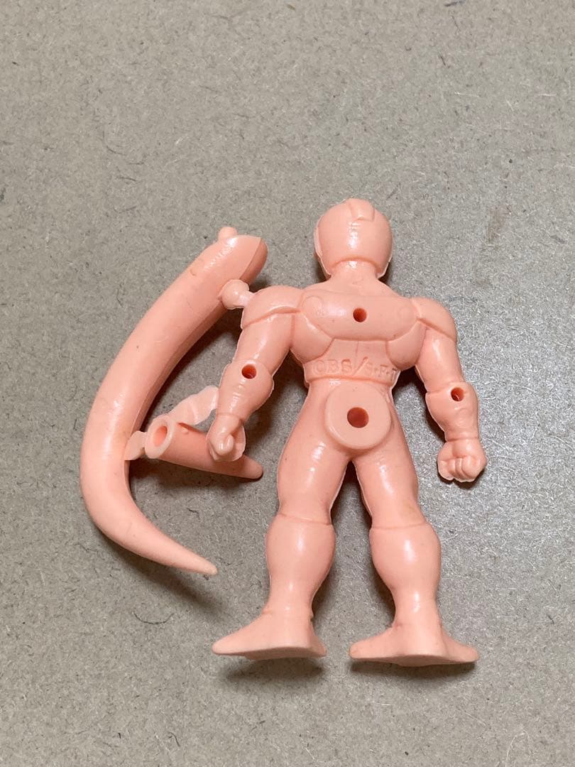 ドラゴンボール　クウラ第4形態　フルメタルジャケット　消しゴム　肌色　ドラ消し