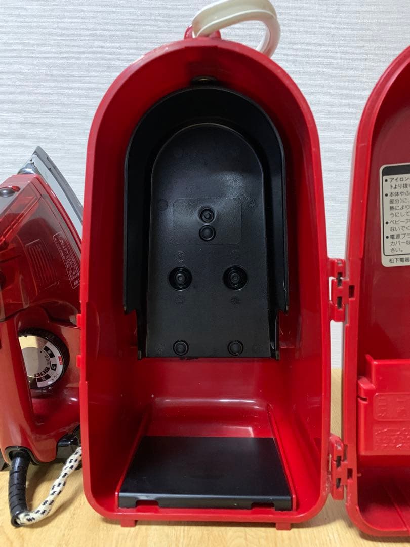 昭和レトロ スチームアイロン National NI-7000 レッド - メルカリ