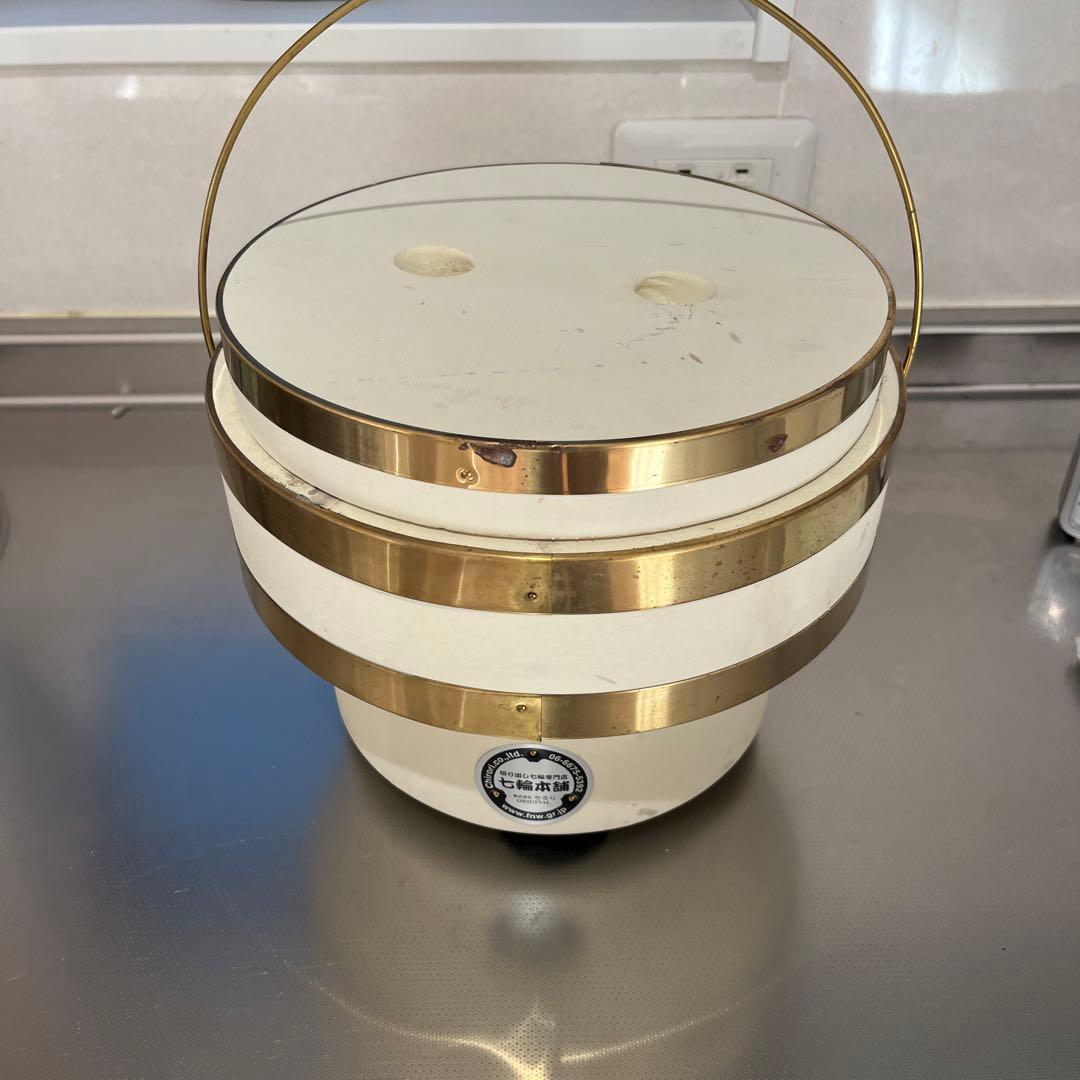 七輪本舗　白金アクセントの七輪　美品 結婚指輪 18金ホワイトゴールド Ariane Love 2,5 mm