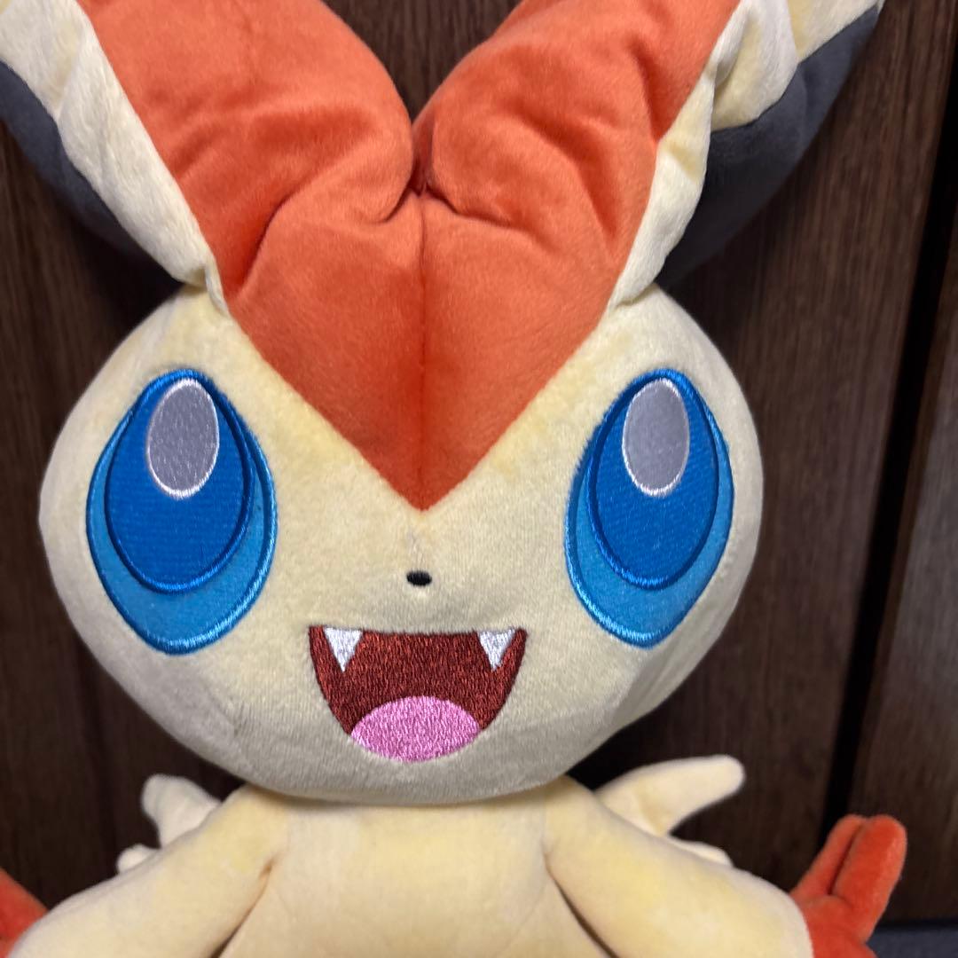 【廃盤】 ポケモンセンター ビクティニ 等身大ぬいぐるみ