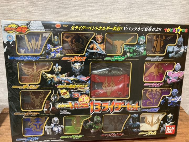 仮面ライダー龍騎 トイザらス限定 変身ベルトVバックル 13ライダーセット Amazon.co.jp: 龍騎 トイザらス限定 変身ベルトVバックル 13ライダー