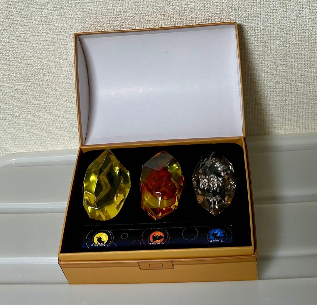 ポケットモンスター 進化の石 ポケモン限定品 ポケモン」、進化のいしモチーフの標本やマスコット登場！ 6月25日発売