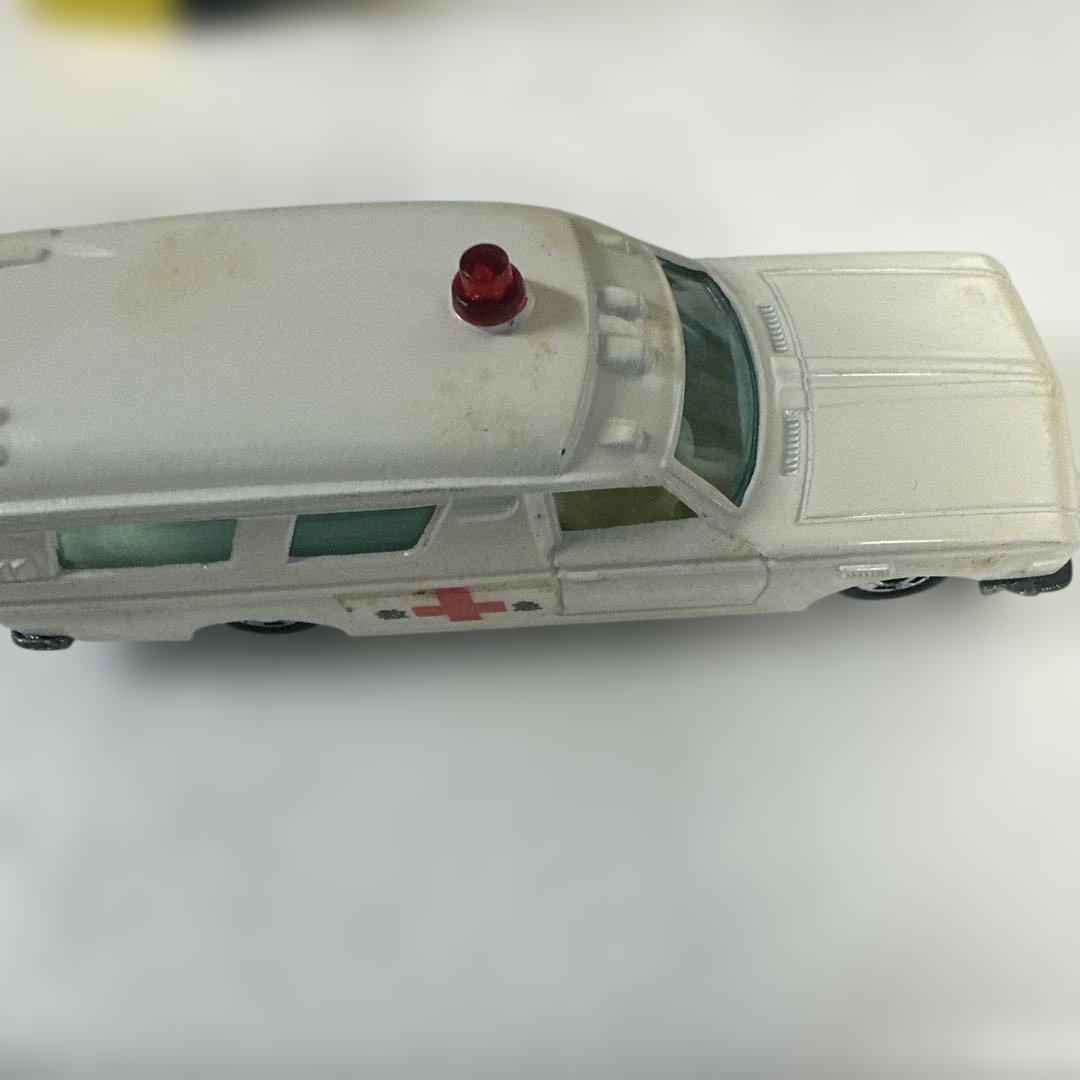 トミカ黒箱No.40 TOYOTA救急車ヴィンテージ - メルカリ