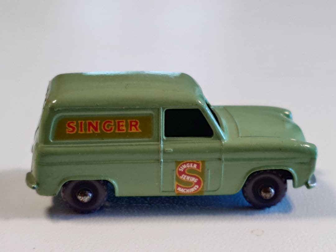 ミニカー MATCHBOX No.59 FORD \"Singer\" VAN