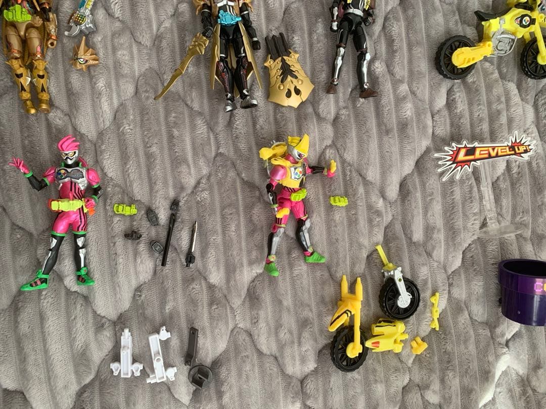 仮面ライダー エグゼイド 装動 21体 +フィギュア1体+アーマー•エフェクト