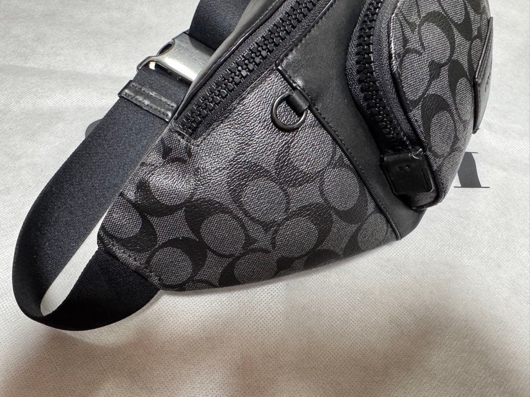 美品】 COACH ボディバッグ シグネチャー チャコール PVC ロゴ