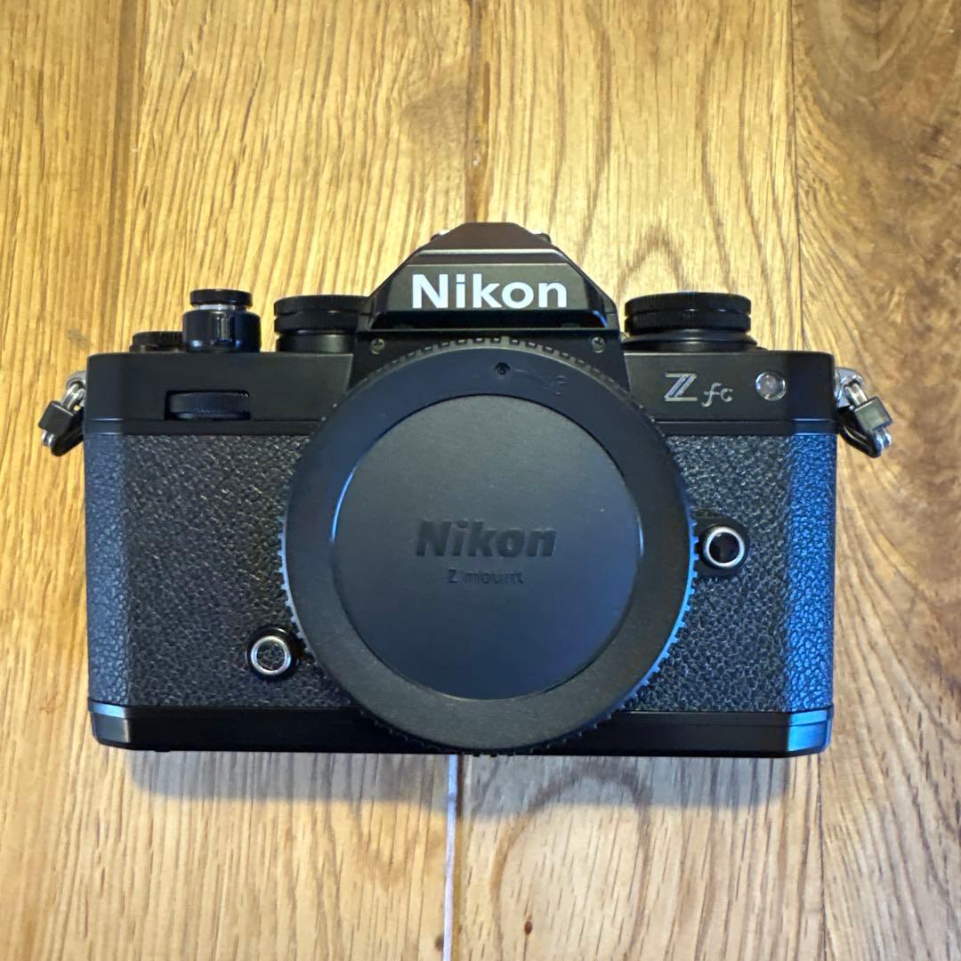 ほぼ新品】Nikon zfc ブラック SD、ガイドブック、本革ストラップ付き