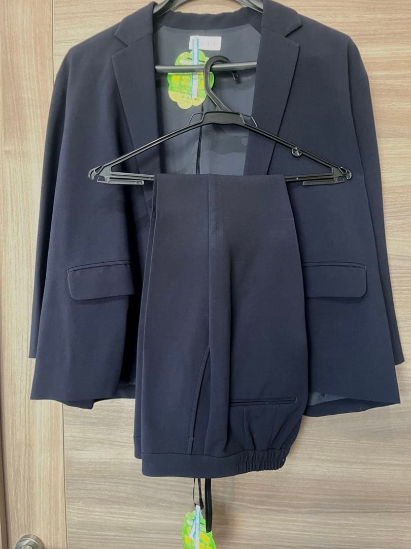 PLSTプラステVERY 高橋志津奈セットアップスーツネイビー クリーニング