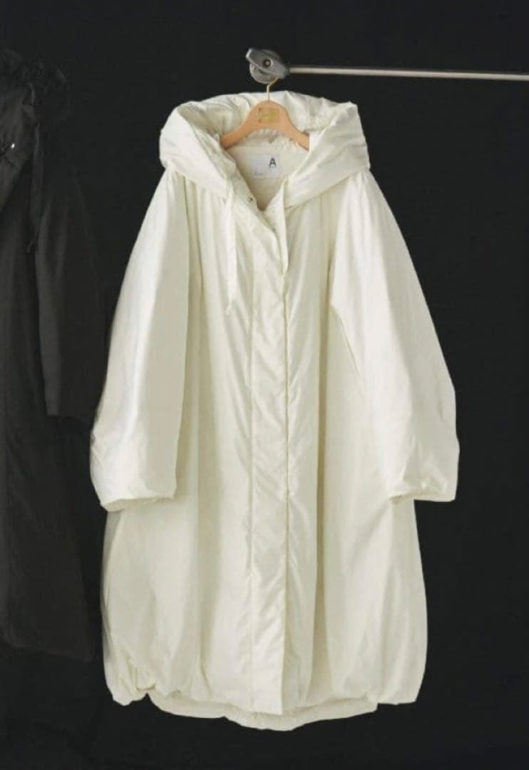 emmi エミダウンコート 金子綾 AYA KANEKOコラボ 白 1 完売品 - メルカリ