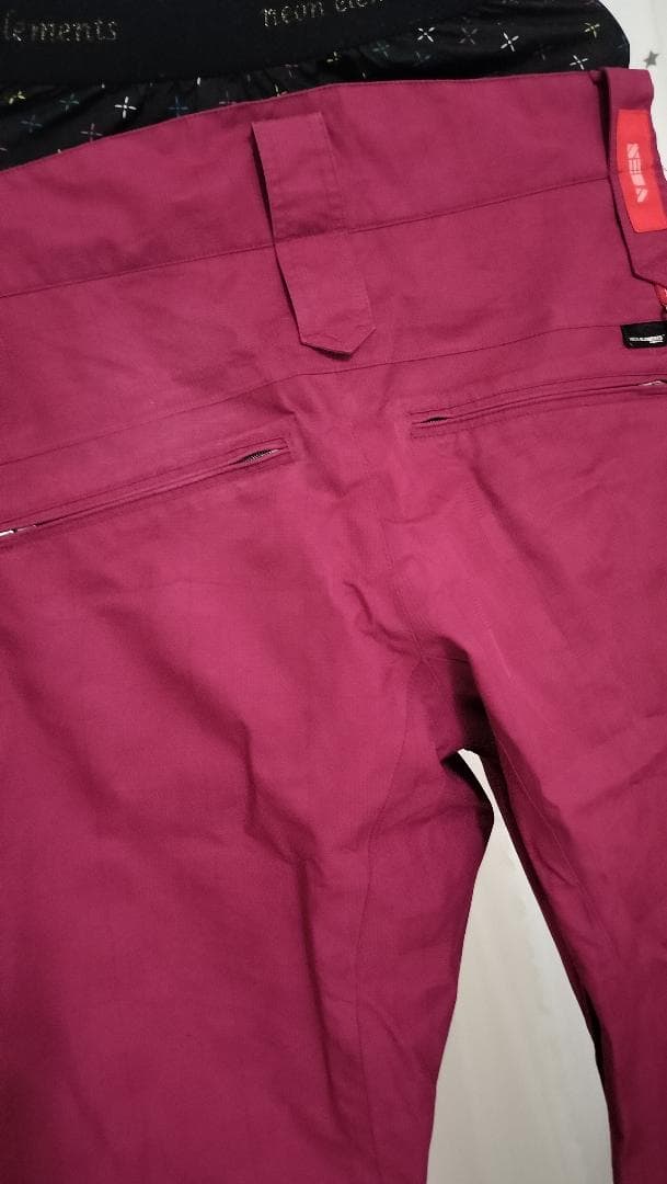 □最高峰モデル□スノーボード ウェア□メンズSサイズ□NEON ELEMENTS