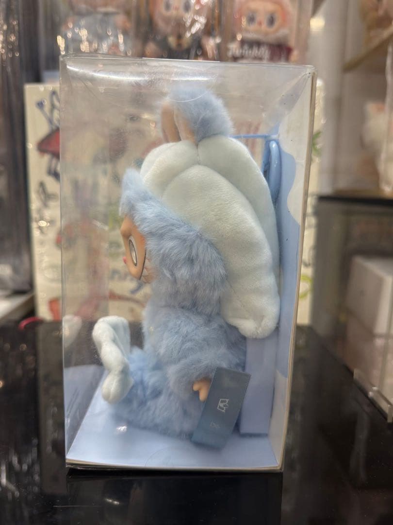 ラブブLabubu Hide and Seek Singapore