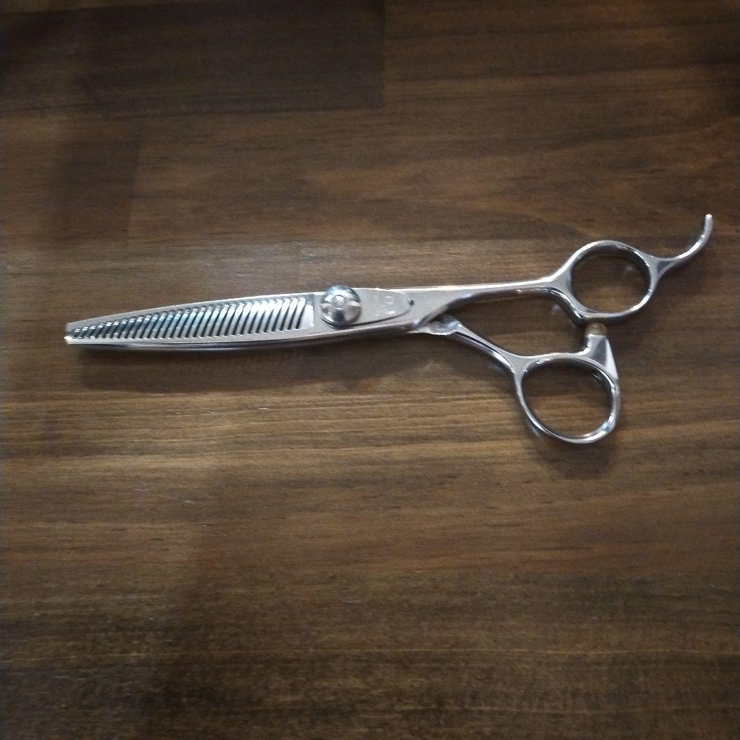 KIRA SCISSORS キラ シザーズ ハサミセニング キラシザーズ(KIRA SCISSORS)__セニングシザー（はさみ研ぎ直し） | 理