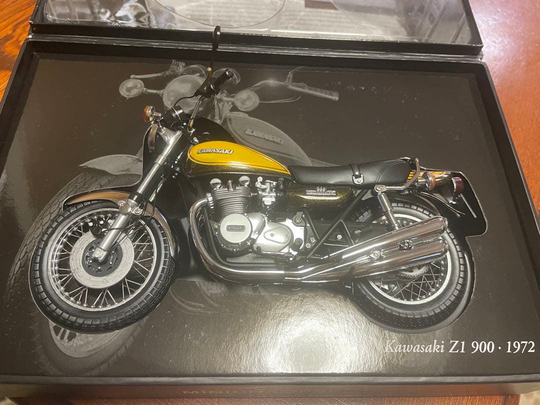 Kawasaki Z1 900 ミニチャンプス 1/12スケール