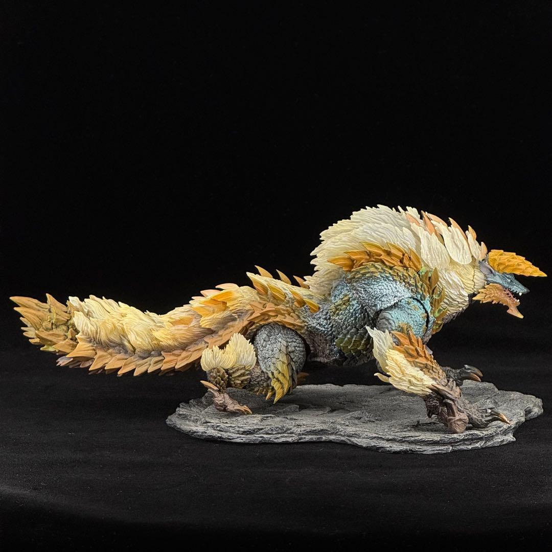 モンハン ジンオウガ フィギュア 台座付 CAPCOM刻印