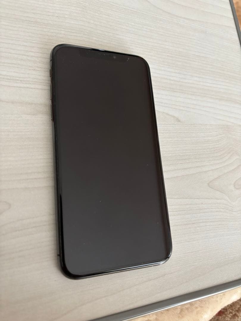 Apple iPhone XS 本体　64GB Amazon.com: Apple iPhone XS, 64GB, Silver - Unlocked (Renewed