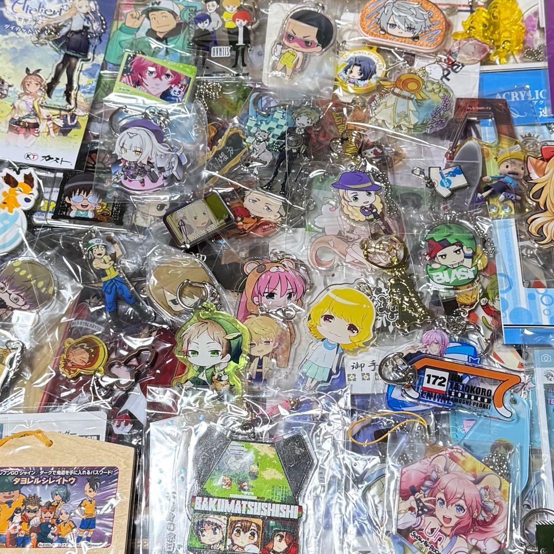 アニメ・キャラクター系グッズ キーホルダー まとめ売り 約1111点セット