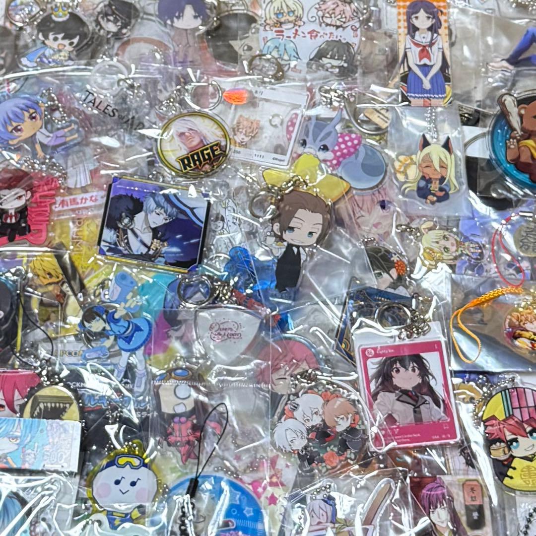 アニメ・キャラクター系グッズ キーホルダー まとめ売り 約1111点セット