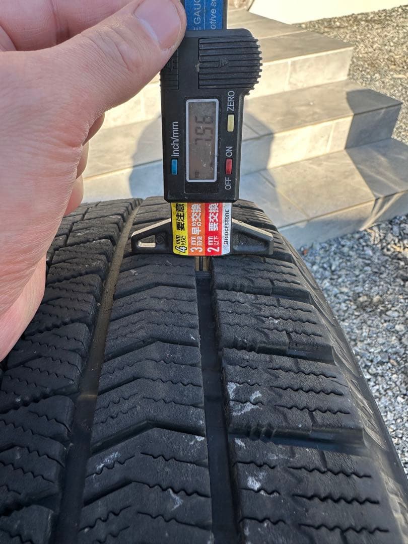 225/60/R17 スタッドレス　タイヤホイール4本セット　24年製　VRX2