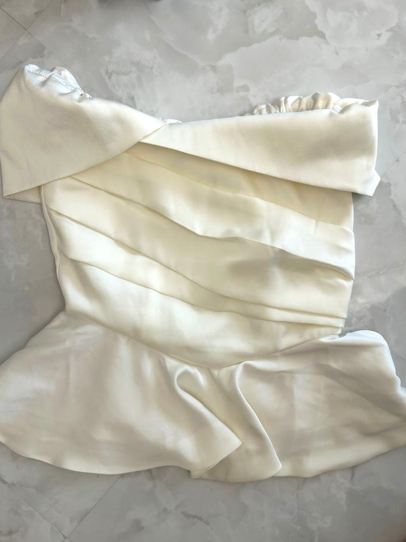 Polaura ロマンティックサテンぺプラムトップス - メルカリ