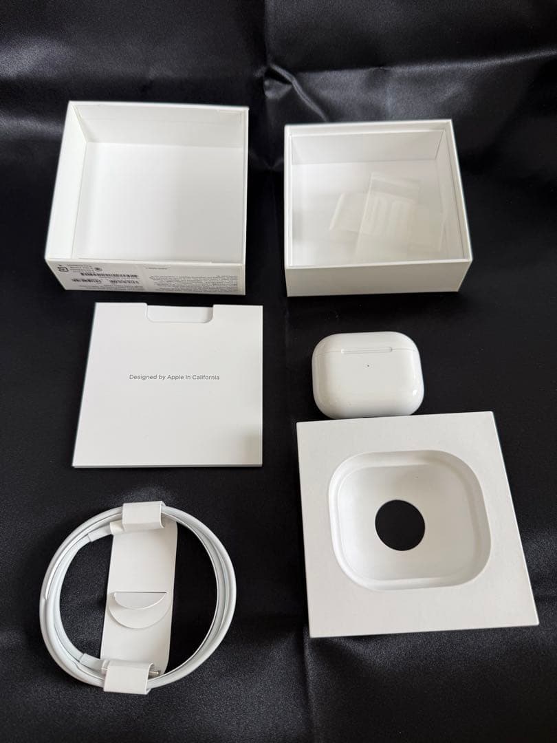 AirPods本体(3rd Generation)ホワイト 充電ケース付き 箱付 - メルカリ