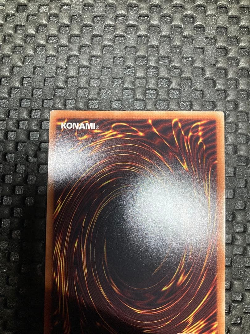 ブラック・マジシャン・ガール20thシークレットレア　白かけ　キズ特価　3