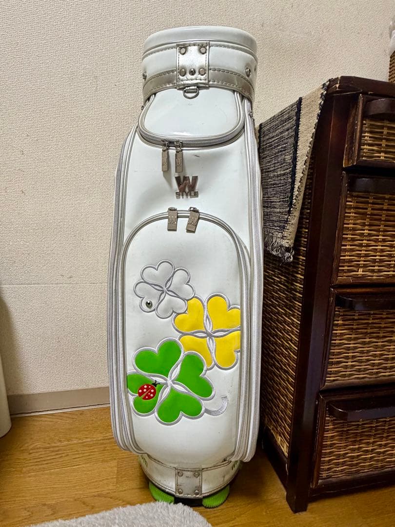 ウィンウィンレディースキャディバック未使用フード付き ウィンウィン