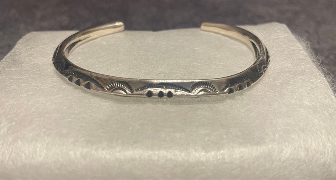 ラリースミスTHIN TRIANGLE BRACELET -3POINT-