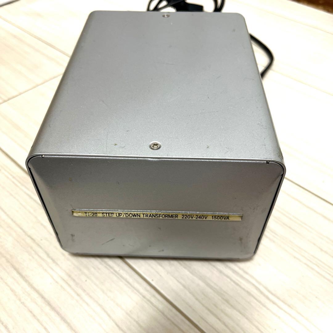 カシムラ TI-20 [変圧器（100V⇔220-240V 容量1,500W） ヨドバシ.com - カシムラ KASHIMURA 変圧器 アップダウントランス