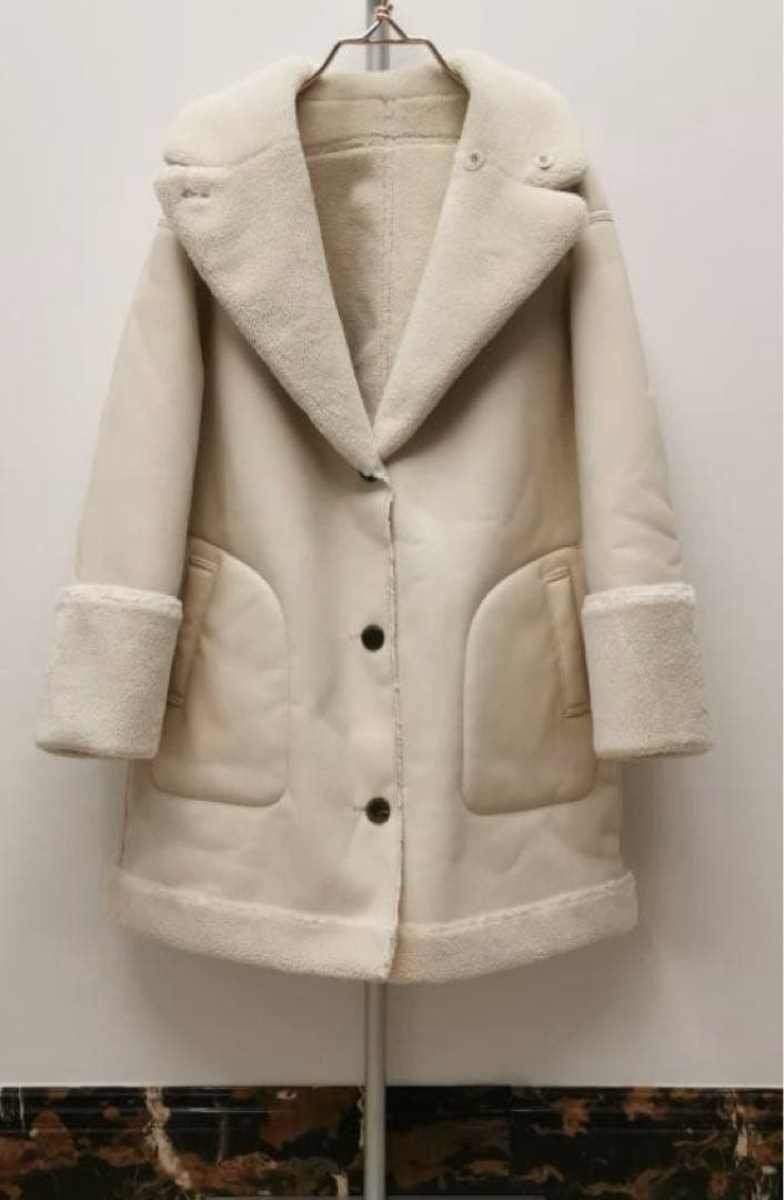 ETRE TOKYOのフェイクムートンリバーシブルジャケット - メルカリ