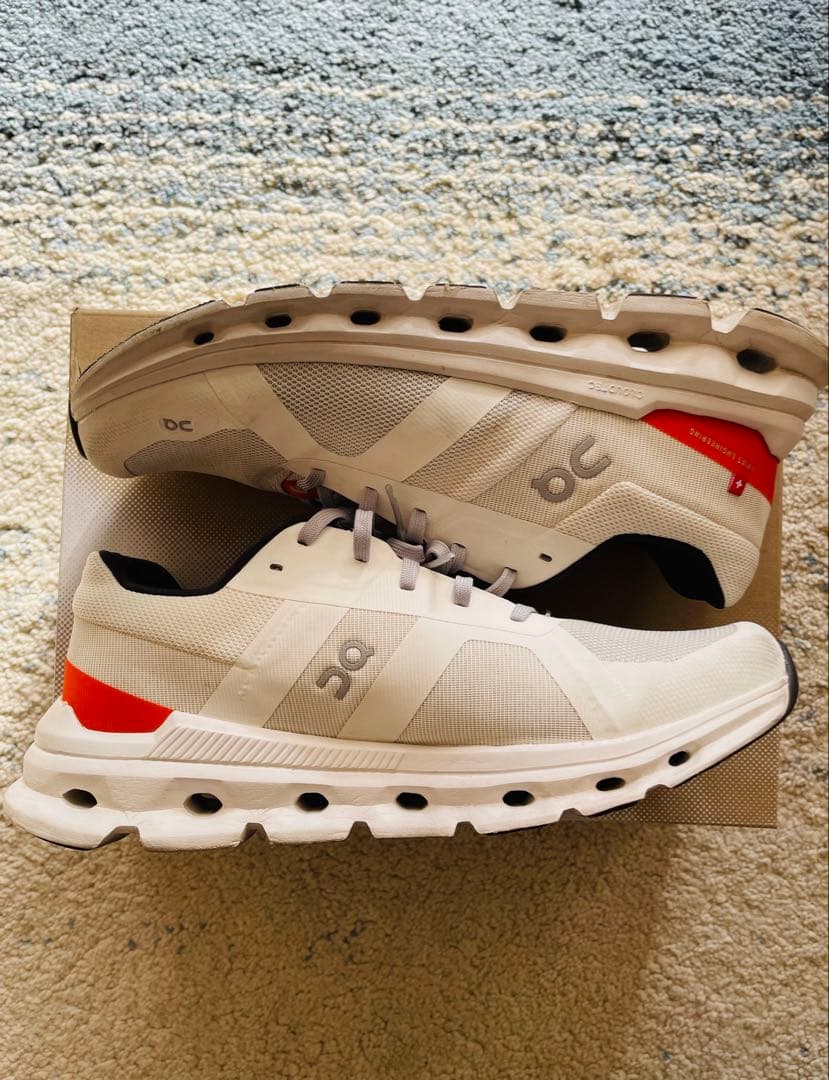 ⭐︎値下げ⭐︎ On Cloudrunner 26.5cm ホワイト/オレンジ