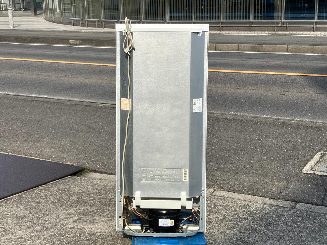 愛知岐阜/送料込☆美品☆シャープ 137L冷蔵庫 SJ-C14A-W 2015年 - メルカリ