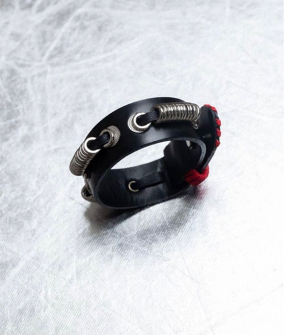 アクセサリー TOGA VIRILIS l leather bangle TOGA VIRILIS(トーガ ビリリース)のConcho leather bangleの通販