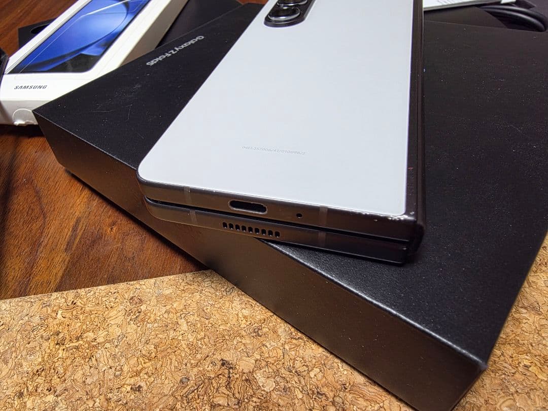 SAMSUNG Galaxy Z Fold 5 直販1TBモデル オマケ付き - メルカリ