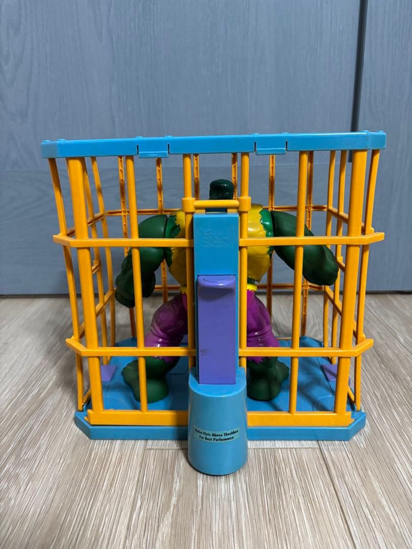 ハルク フィギュア ケージ付き　96年国内未発売