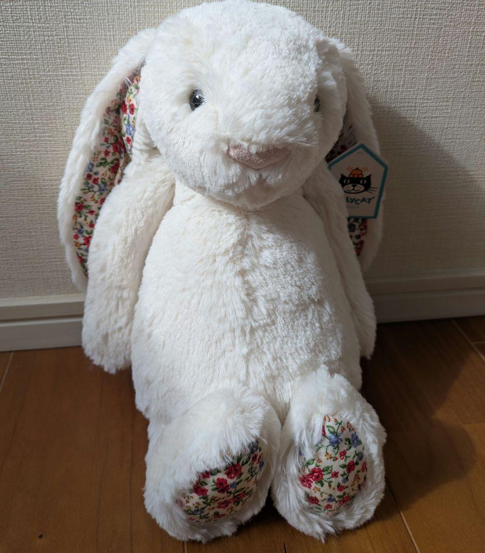  バシュフルブロッサムクリームバニー　Mサイズ