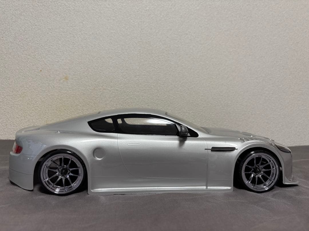 ラジコン ボディ アストンマーティン DB9 1/10 未走行